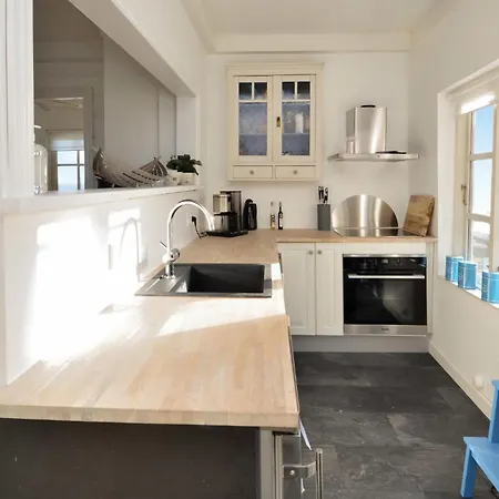 Vakantiehuis Three-bedroom In *